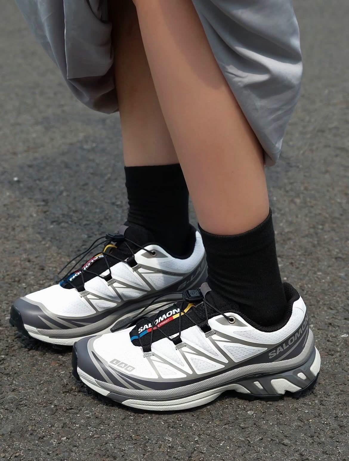 Salomon XT‑6白灰银|萨洛蒙经典户外跑鞋上脚细节解析